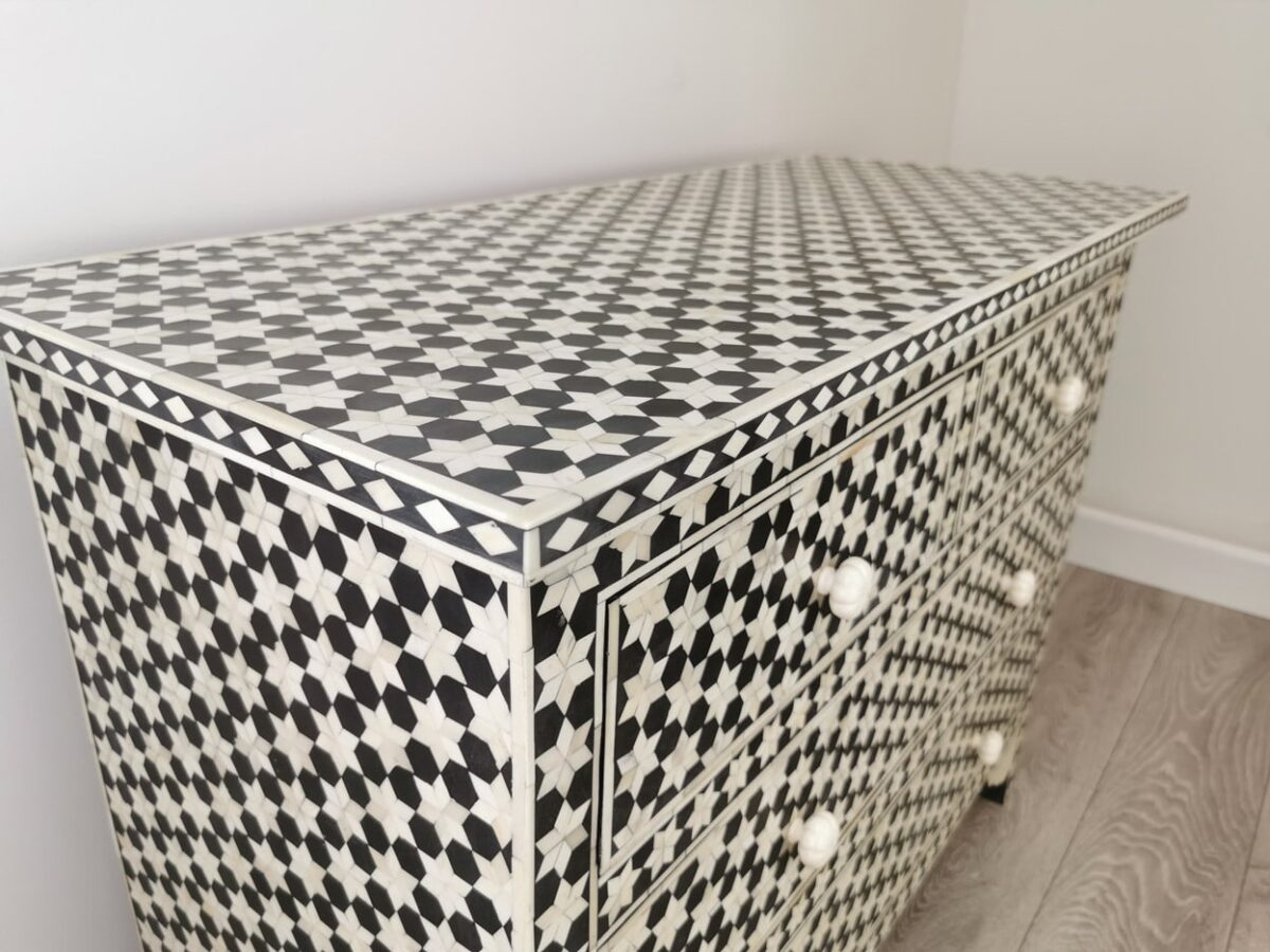 Bone Inlay Laced Chest Of 4 Drawers in Black